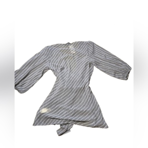 EXPRESS grey cover-up - Picture 2 of 2